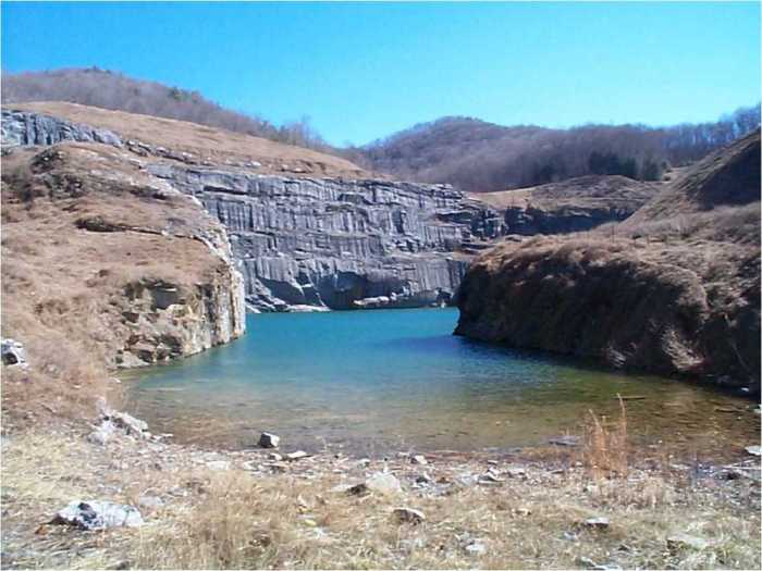 废弃矿井